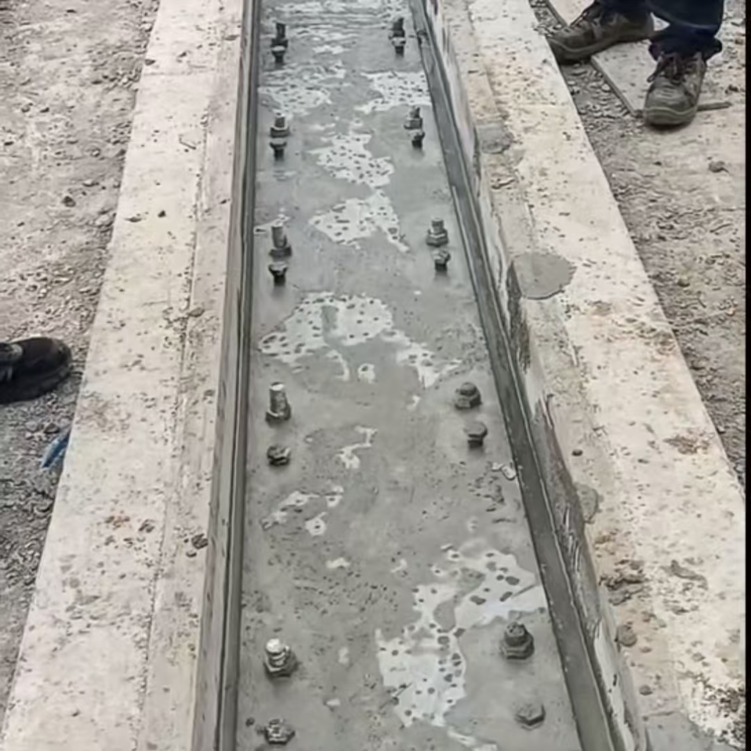 綦江港口码头起重机龙门吊重型机械设备稳固用早强快凝轨道胶泥